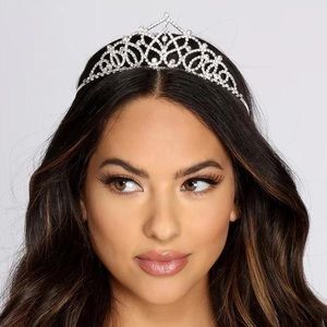 beautiful rhinestone gem wedding , birthday or ball tiara crown